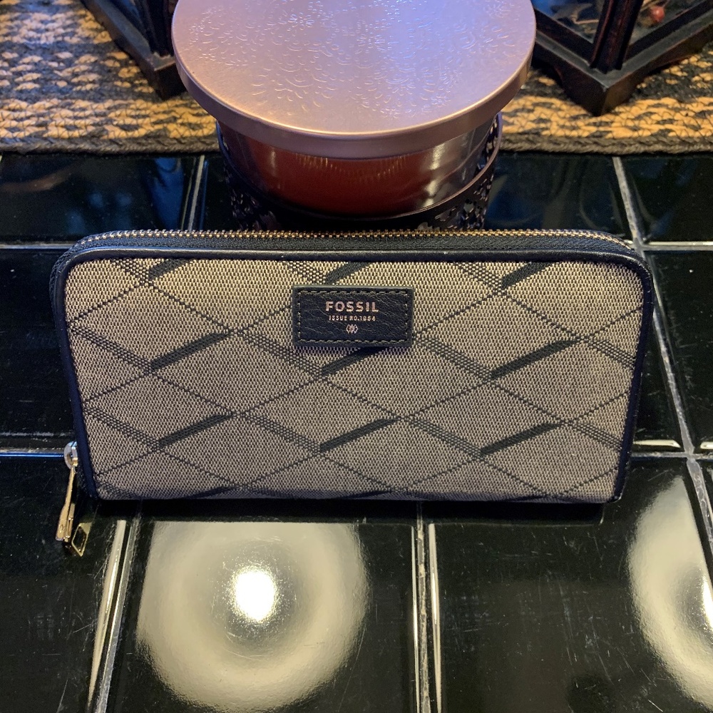 Fossil Grey/Black Zip Around Large Wallet